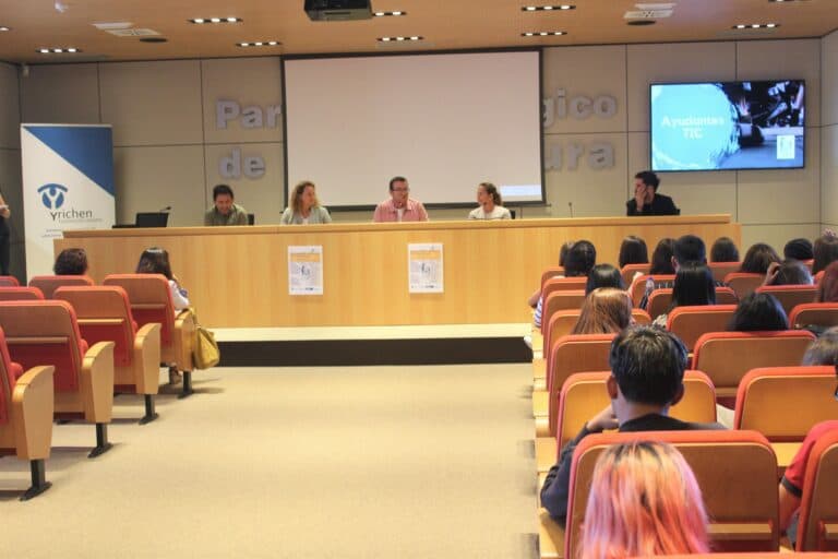 Más de 780 escolares se conciencian sobre el buen uso de las tecnologías