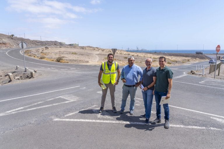 Arranca el reasfaltado de las calles Tedera y Sirinoque del barrio de Playa Blanca