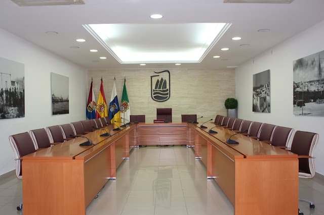 Cabildo y ayuntamientos de la isla tendrán ‘Plenos Transparentes’