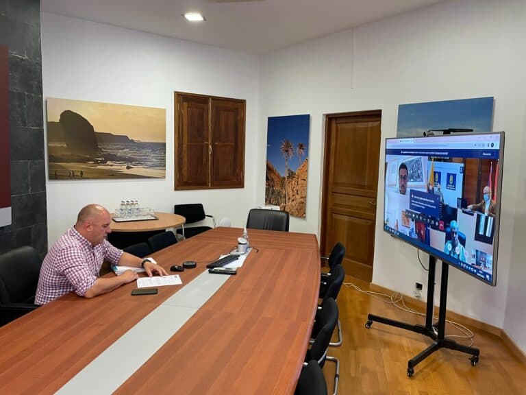 La Fecai se reúne para tratar los problemas del FDCAN y la transferencia de Costas a Canarias