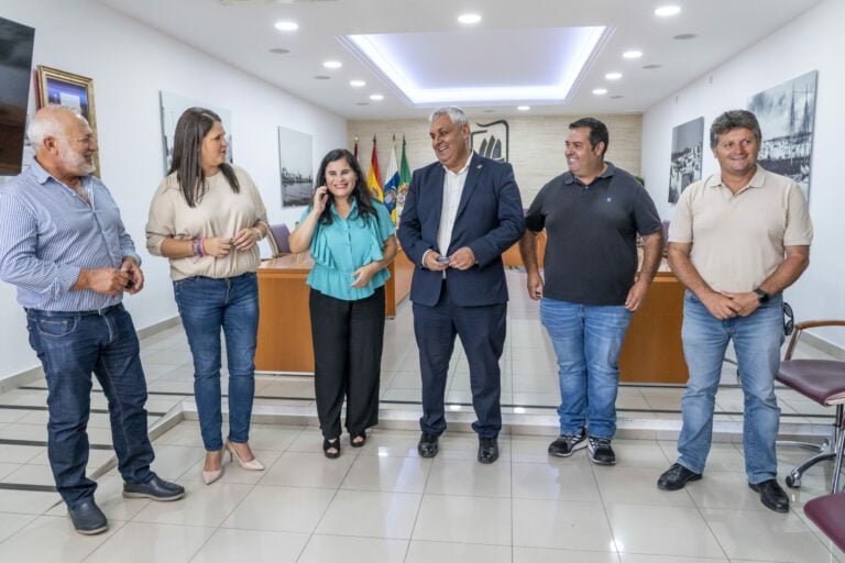 Mari Brito, presidenta de la FECAM, se reúne con los alcaldes de Fuerteventura