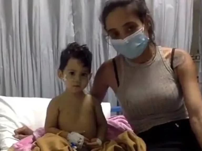 Mateo, el bebe de Lanzarote ingresado en Bali, regresa a casa