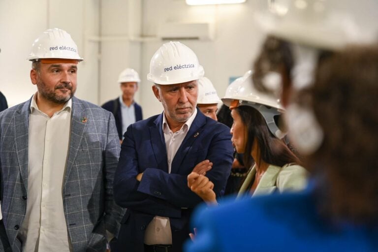 Un cable submarino de 132 kilovoltios interconecta Lanzarote y Fuerteventura