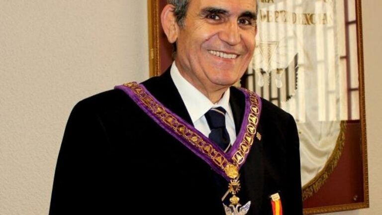 Los masones envían desde su templo un mensaje de paz a las generaciones futuras