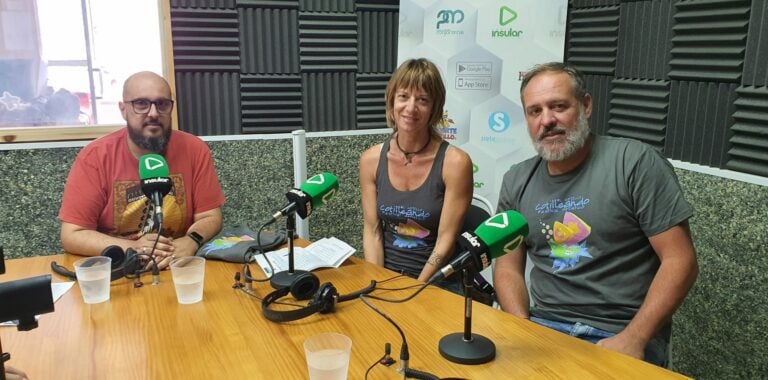 ‘Cotilleando’, arte callejero en el casco viejo de El Cotillo