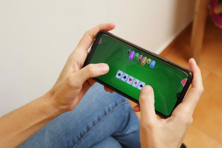 Adolescentes de 13 a 17 años, el grupo que muestra mayor tasa adictiva a juegos de azar online