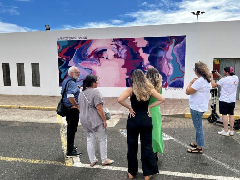 La capital majorera estrena un mural por el Día de la Visibilidad Bisexual