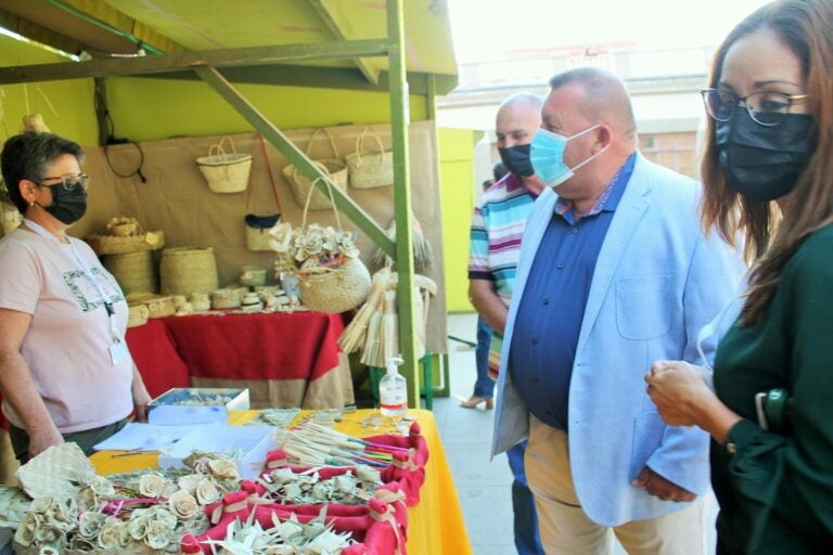 Los asistentes al II Encuentro y Venta de Artesanía podrán elaborar su propia pieza artesanal