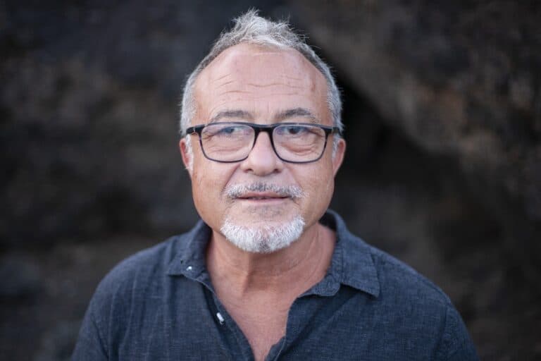 El escritor Antonio Puente y la periodista Rosa M. Tristán, este jueves en Tanit