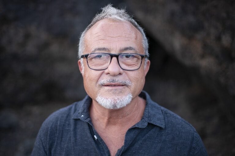 El escritor Antonio Puente y la periodista Rosa M. Tristán, este jueves en Tanit