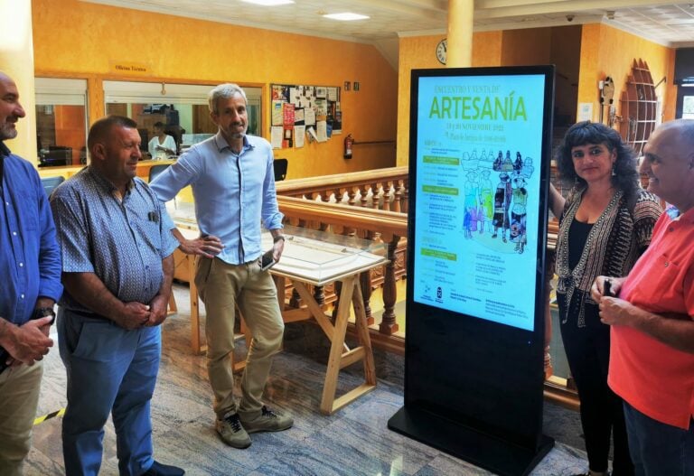 El Ayuntamiento instala pantallas led informativas en Antigua y Caleta de Fuste