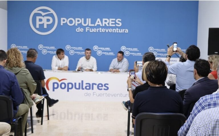 Manuel Domínguez exige a Torres que “dé la cara” en el caso Mascarillas