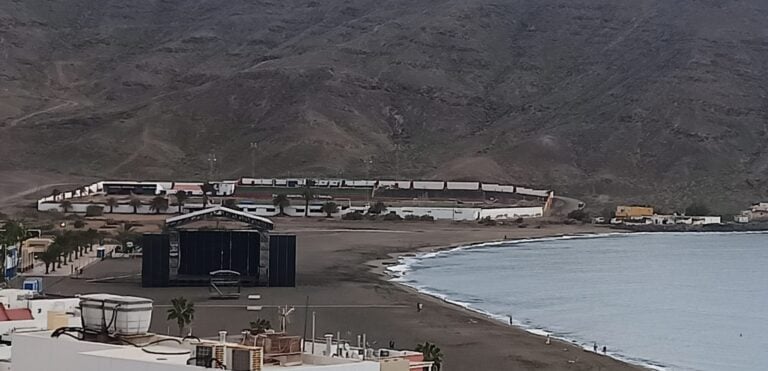 Costas autoriza a celebrar el Festival Arena Negra en la playa