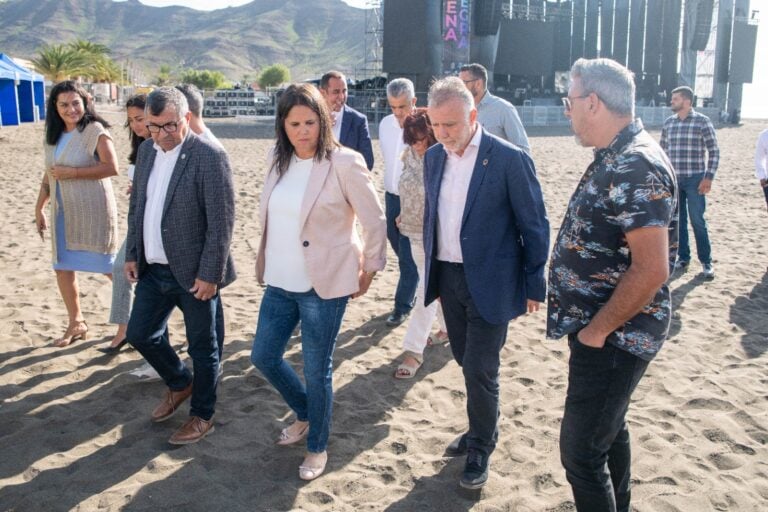 El presidente Torres visita Gran Tarajal con motivo del Arena Negra