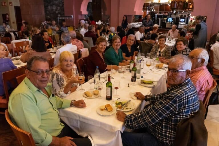 Más de 300 mayores de Tuineje asisten al tradicional almuerzo de Navidad