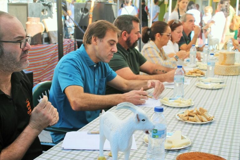 El Jurado del I Premio Concurso – Degustación decide entre 29 quesos presentados