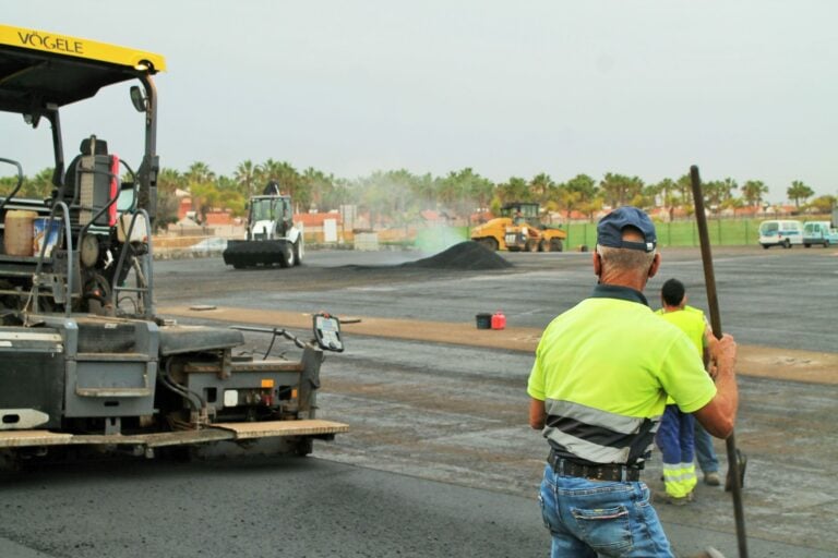 Antigua cumple con Caleta de Fuste y adjudica todos los proyectos previstos este año