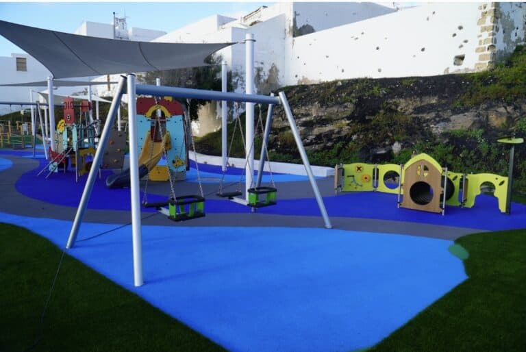 El Ayuntamiento de Puerto del Rosario comienza a abrir los nuevos parques infantiles