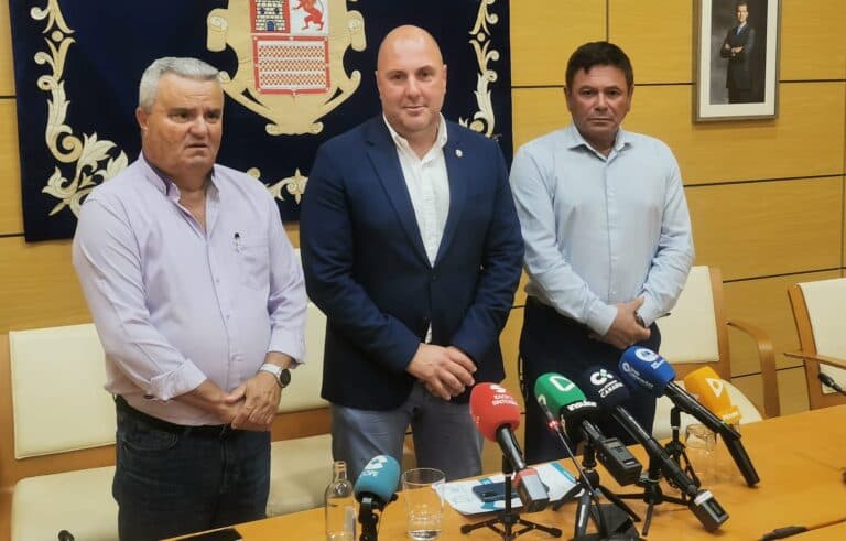 Sergio Lloret cesa a los siete consejeros de CC