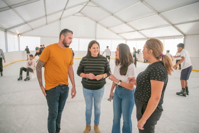 Tuineje inaugura su primera pista de patinaje sobre hielo