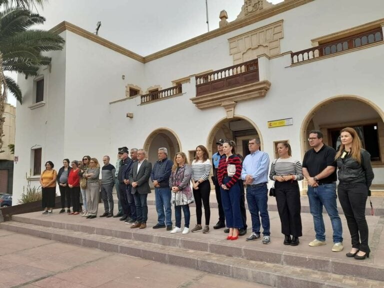 Repulsa y hartazgo por el crimen machista que deja a cuatro hijos sin su madre