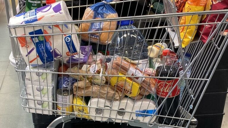 NC pide fijar un tope temporal en los precios de algunos alimentos básicos
