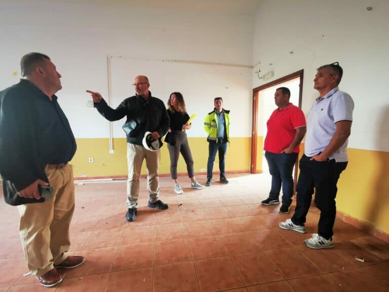 Arranca la reforma de la vieja escuela unitaria de Agua de Bueyes