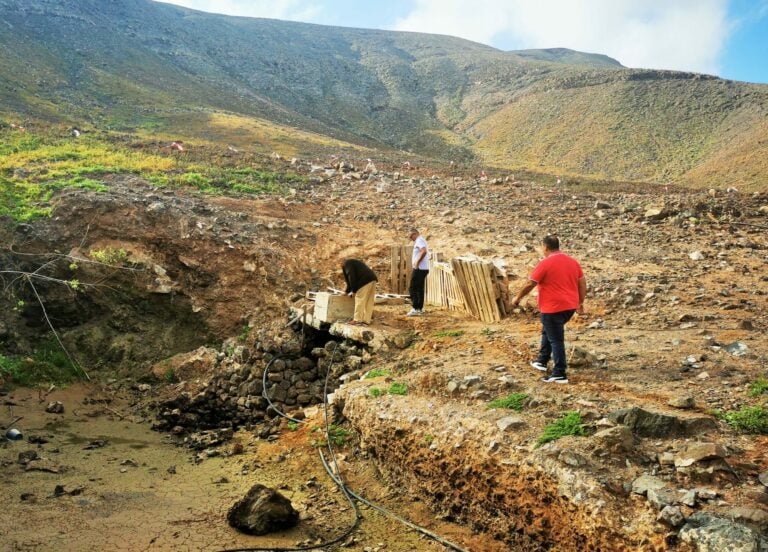 El Ayuntamiento de Antigua recupera la Fuente Natural de La Atalayita