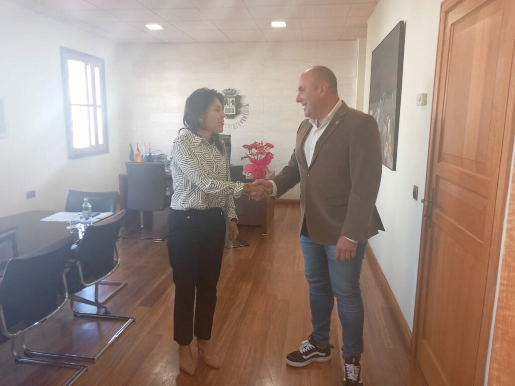 Hernández y Lloret hacen seguimiento del expediente de la nueva Casa-Cuartel de la Guardia Civil