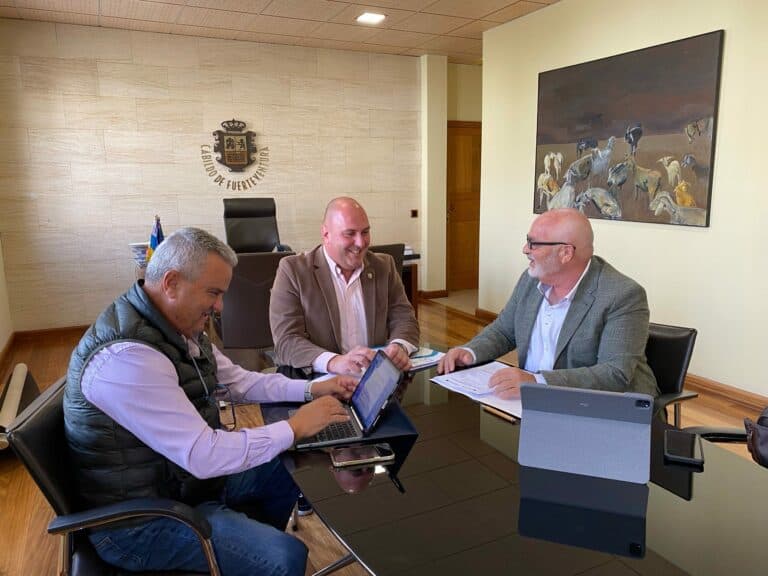 El Cabildo y la Cámara de Comercio plantean la renovación del convenio de Africagua