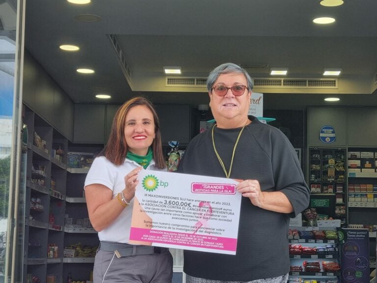 IR Maxoinversiones dona 3.600 euros a la Asociación contra el Cáncer en Fuerteventura
