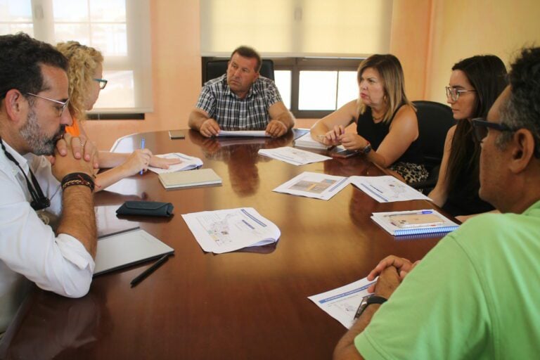 Aguas de Antigua abastece de agua al CAAF para reforzar el suministro al sur