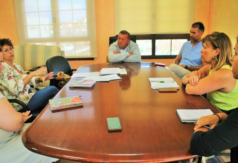 Antigua dispone una técnica asesora para agilizar el proyecto de la Granja Avícola de Adisfuer