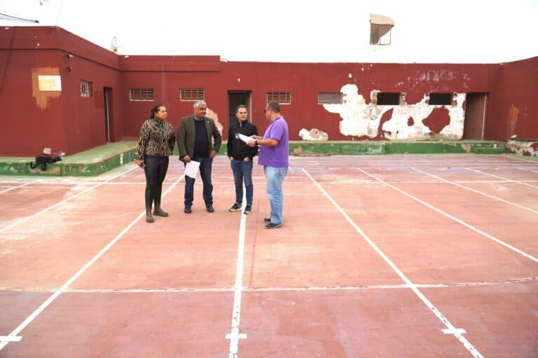 El ayuntamiento rehabilitará las canchas deportivas de El Matorral