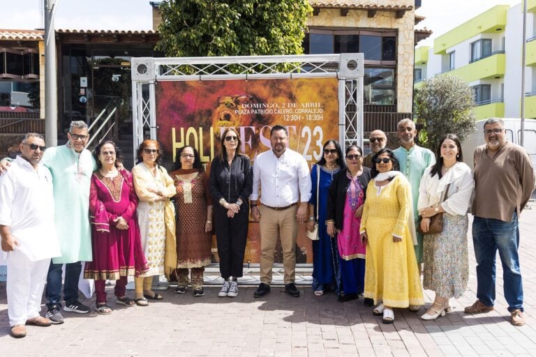 La Oliva celebra la fiesta de la primavera tradicional de la India