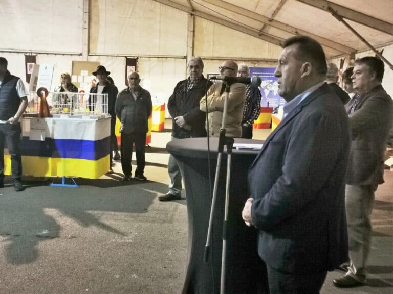 La Real Federación Colombófila Española destaca la colaboración del Ayuntamiento de Antigua