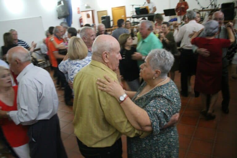 Bienvenidos y bienhallados los mayores de La Oliva en Antigua