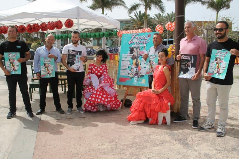 Grupos rocieros, sevillanas y el mejor flamenco en la Feria de Abril en Caleta de Fuste