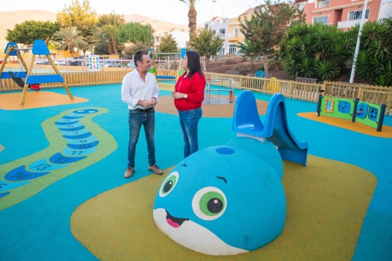 Giniginámar estrena un nuevo parque infantil recién acondicionado