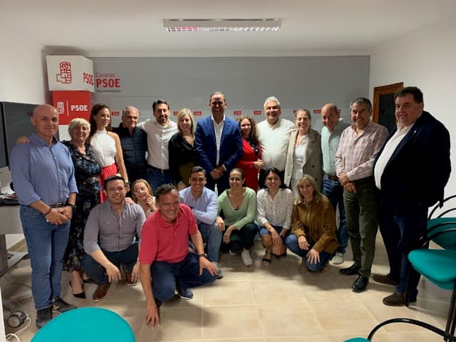 Candidatos del PSOE de Puerto, Cabildo y Parlamento coordinan la estrategia electoral del 28M