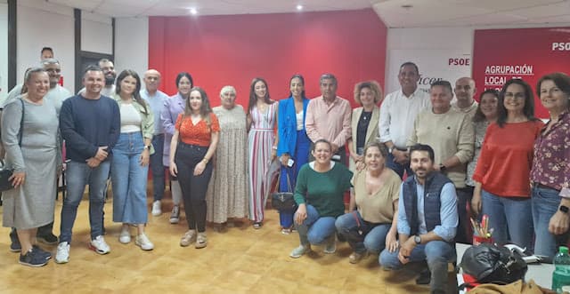 Santana: «El principal objetivo del PSOE es mejorar la vida de los vecinos de La Oliva»