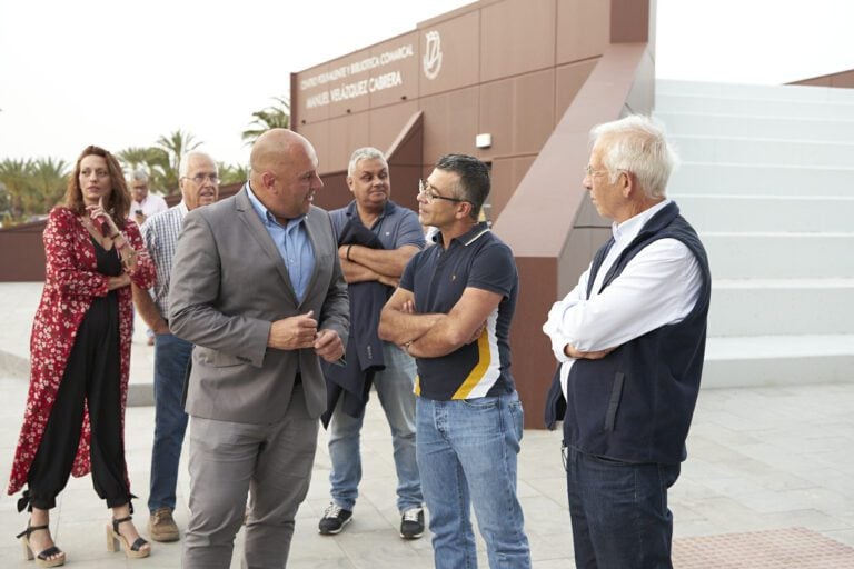 Gran Tarajal acoge la presentación del libro ‘El Puerto de Gran Tarajal’ que conmemora su centenario