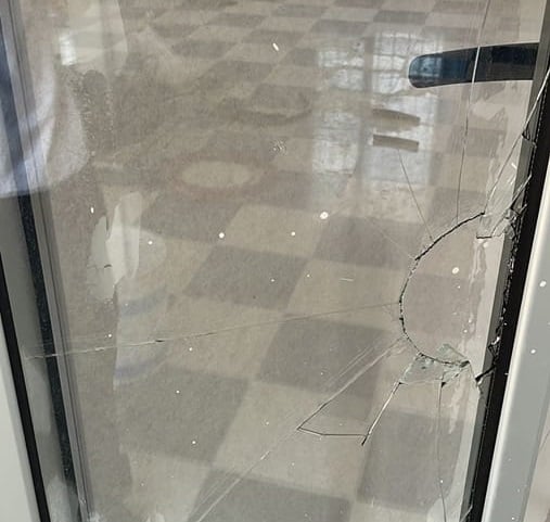 Actos vandálicos en las obras de la biblioteca de El Matorral