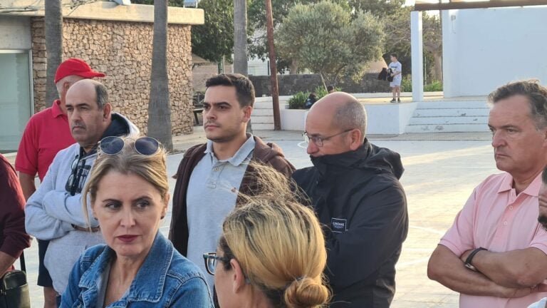 El PSOE se suma a la concentración de Casillas del Ángel en repulsa por los cortes de agua