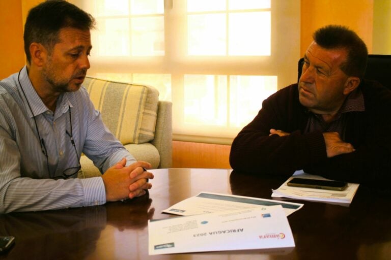 Antigua estrecha la colaboración con la Cámara de Comercio