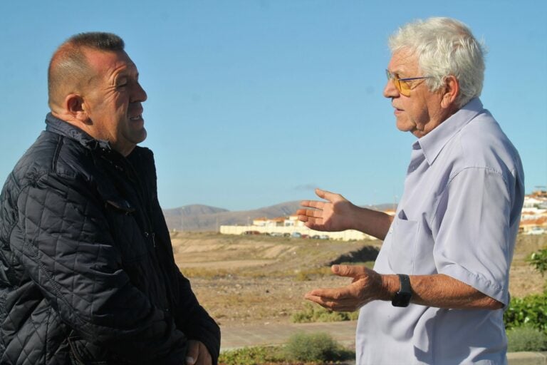 Alcalde y párroco impulsan la construcción de una iglesia en Caleta de Fuste