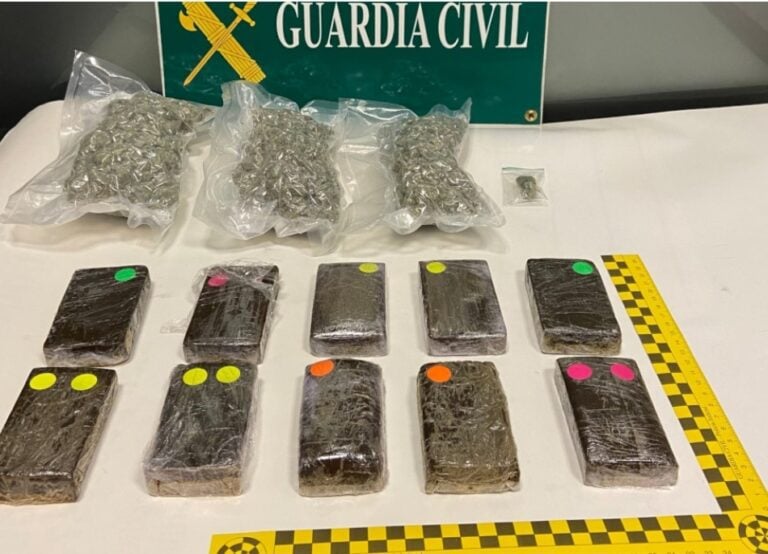 Detenido en el Aeropuerto de Fuerteventura con un kilo de hachís en su maleta