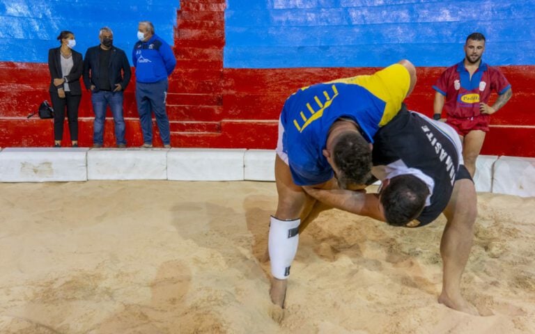 La Federación de Lucha utilizará el local anexo al Terrero de Puerto Cabras 10 años más