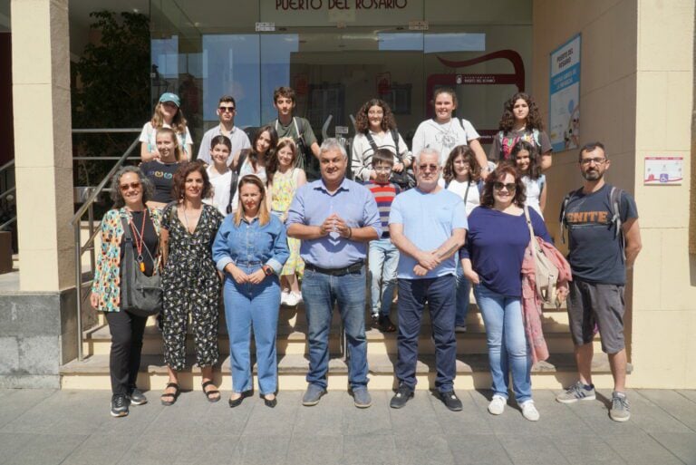 Siete estudiantes portugueses de Erasmus visitan el Ayuntamiento de Puerto