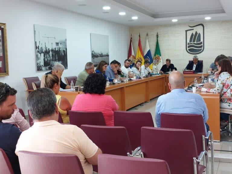 Puerto del Rosario propone crear una mesa sobre equiparación salarial en el ayuntamiento